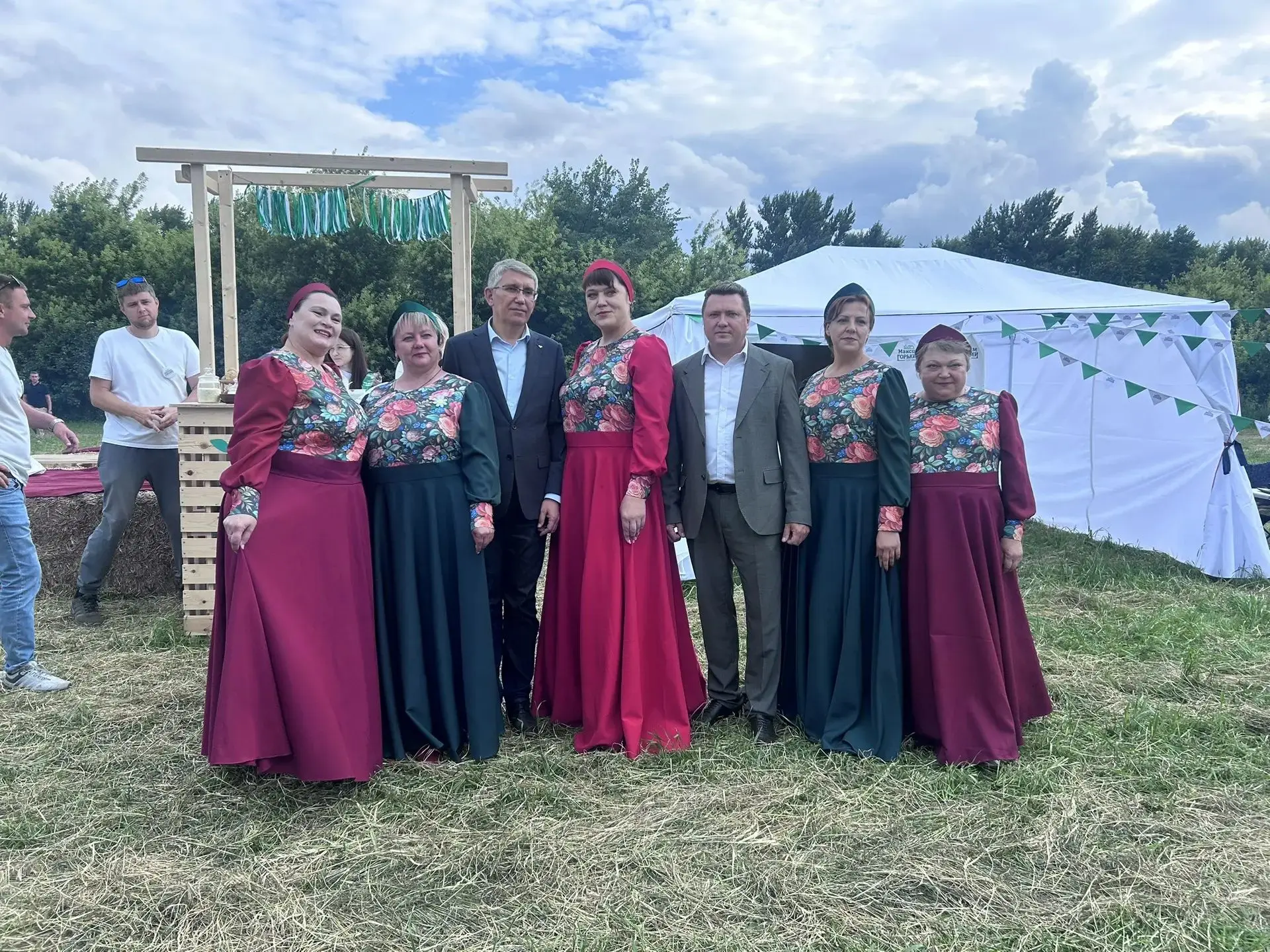 🇷🇺 «День тульского поля» в Верхоупье прошел ярко и звонко!

24 июля наш любимый народный ансамбль 