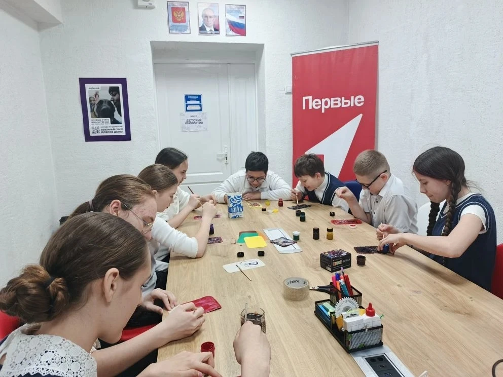 🚀 ГИМНАЗИЯ-ЭТО ИНТЕРЕСНО!  ✨ Космический диктант: активисты «Движения Первых» провели для орлят звёз