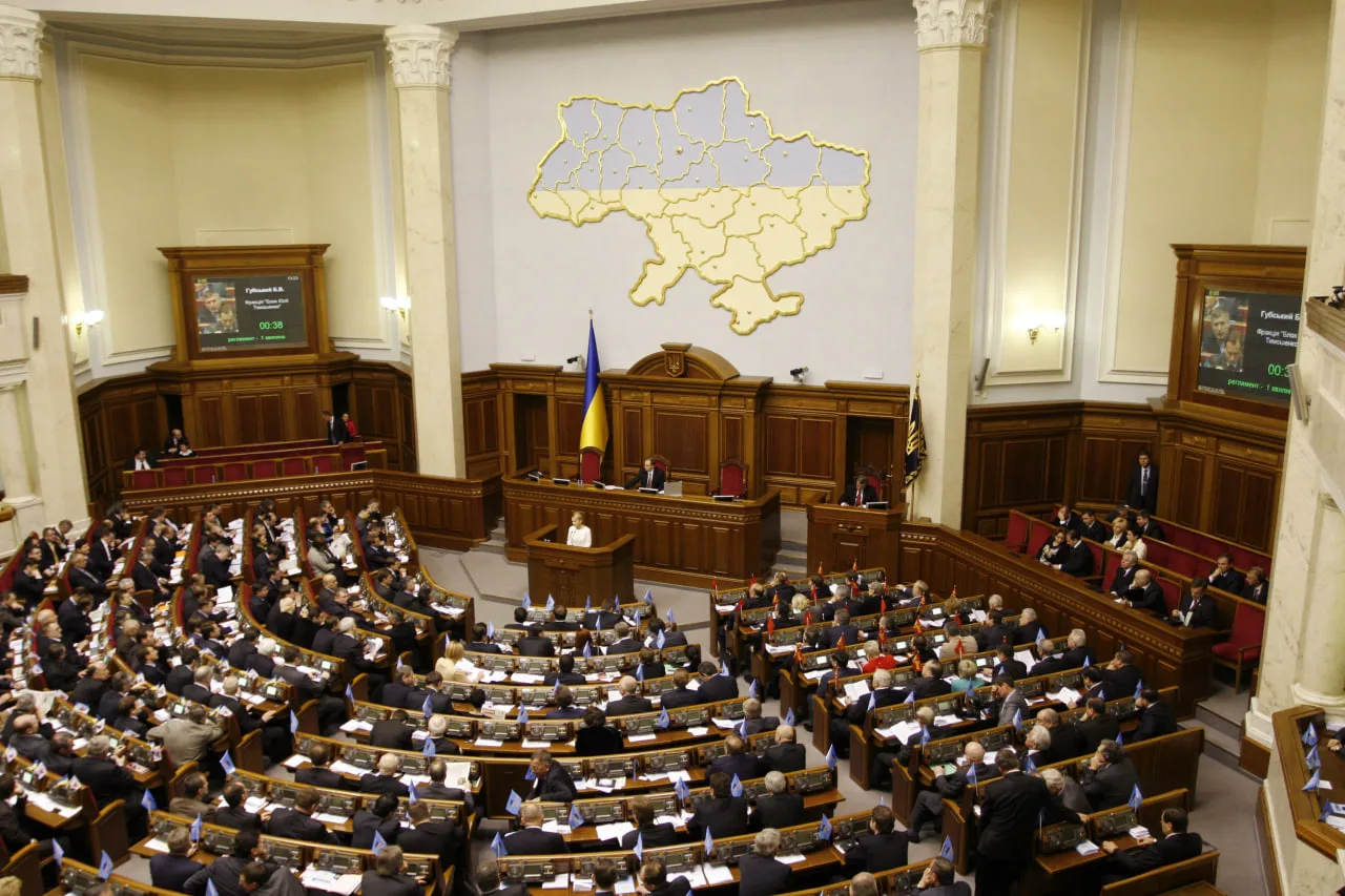 На Банковой окончательно потеряли контроль над собственной фракцией, и теперь запуганные «слуги наро