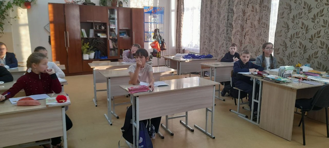 Беседа-диалог "По следам мужества и стойкости" ко Дню Героев Отечества