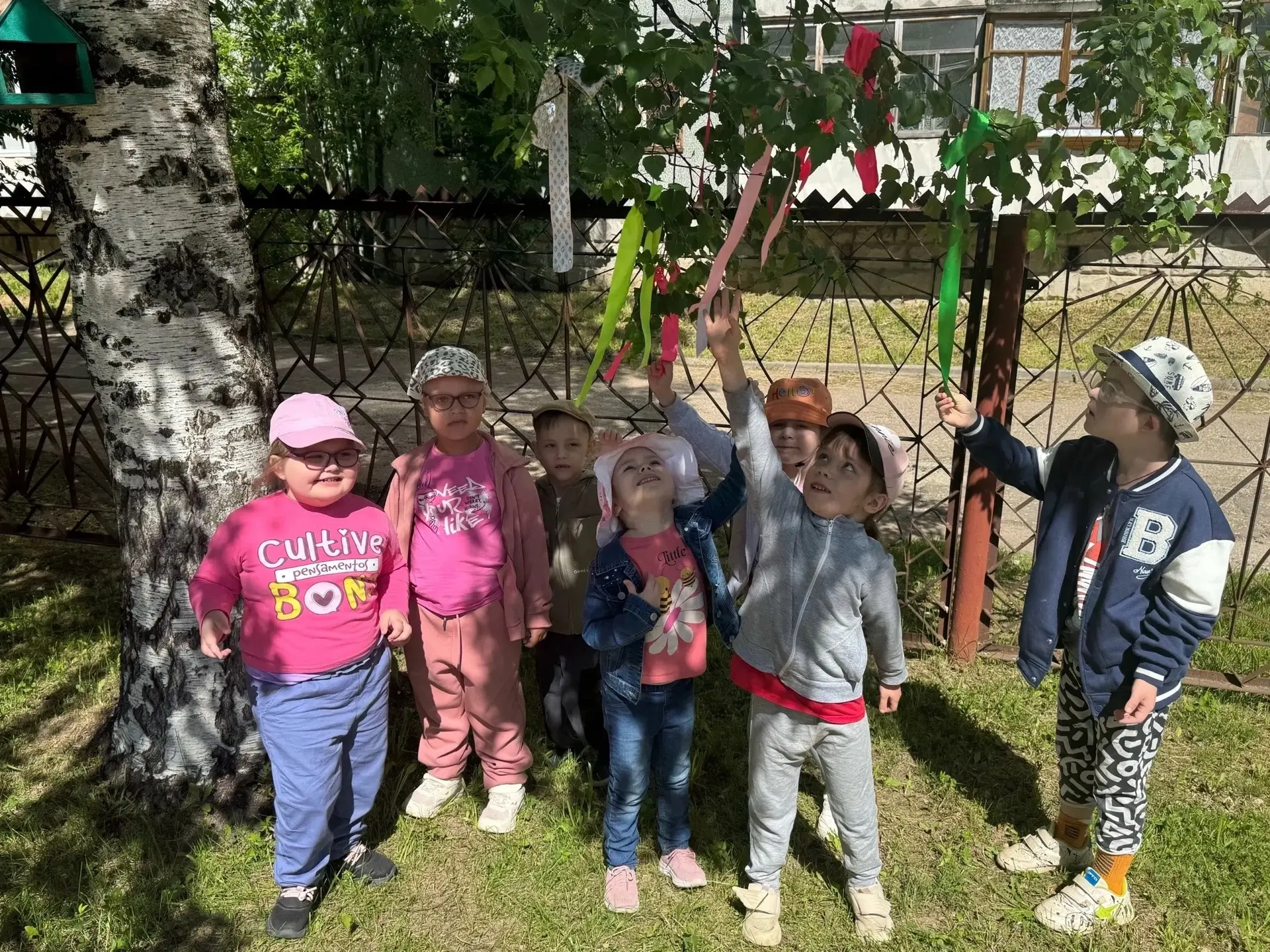 Русская берёза – символ России!

☀️Ребята провели день, полный радости и весёлого погружения в народ