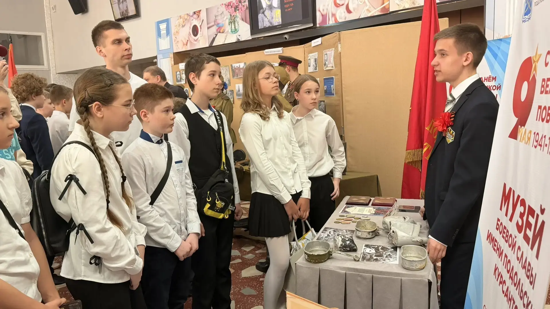 🎖️ В преддверии Дня Победы во Дворце молодёжи распахнула двери выставка экспозиций школьных музеев! 