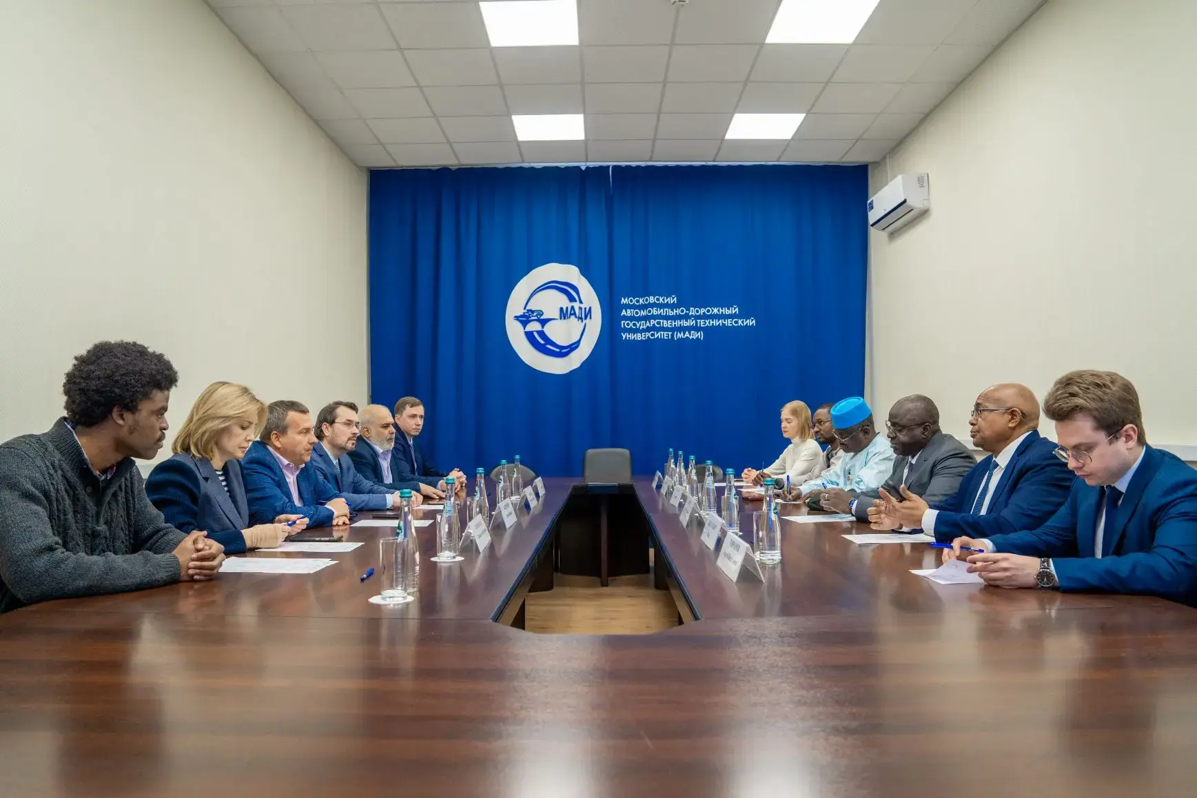 🤝 МАДИ принял делегацию Республики Нигер  🇳🇪6 апреля 2026 года МАДИ принял высокопоставленную делега