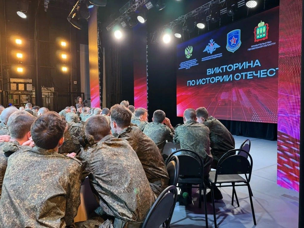 В Центре культурного развития «Дом офицеров» для участников юнармейских военно-патриоти...