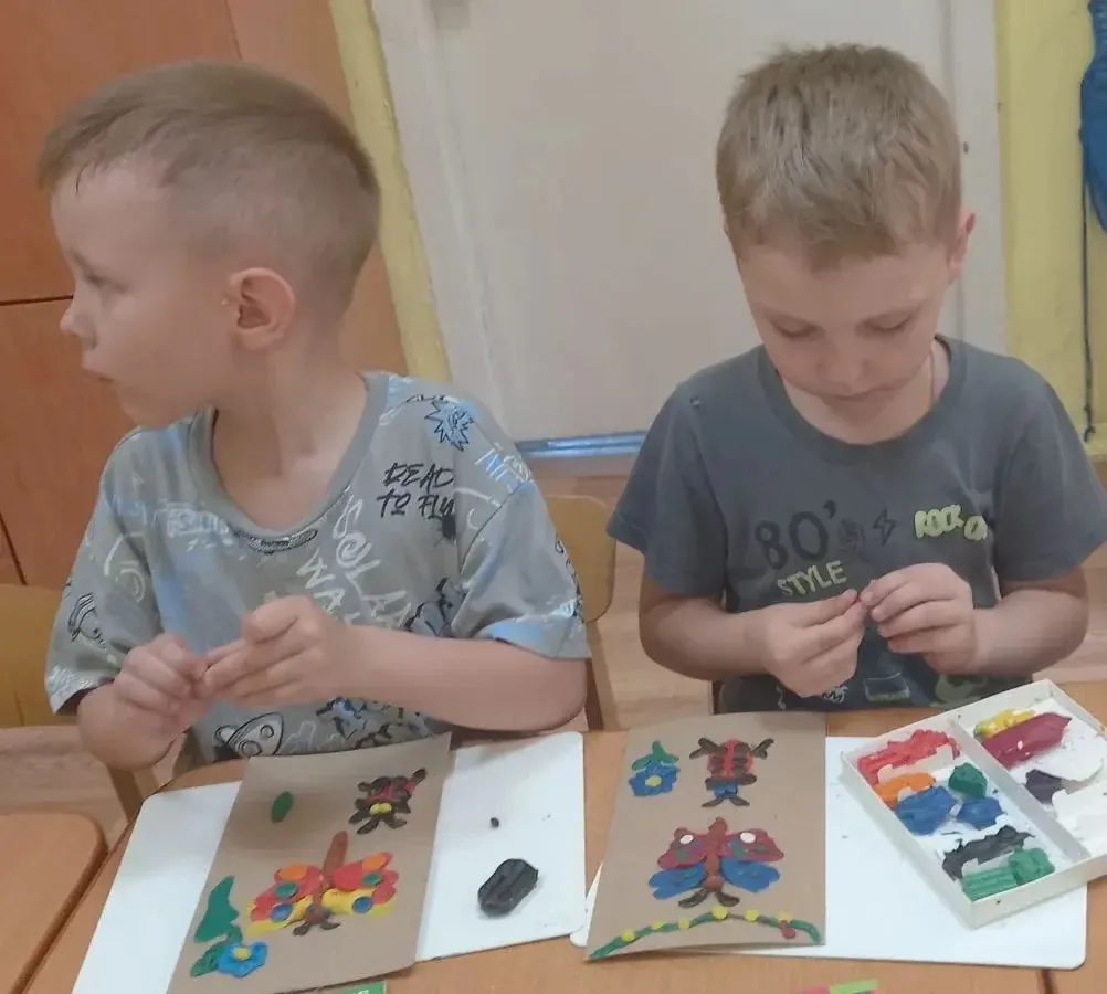 🦉✨ Волшебство в группе «Совята»

     На этой неделе наши маленькие наблюдатели после прогулки верн