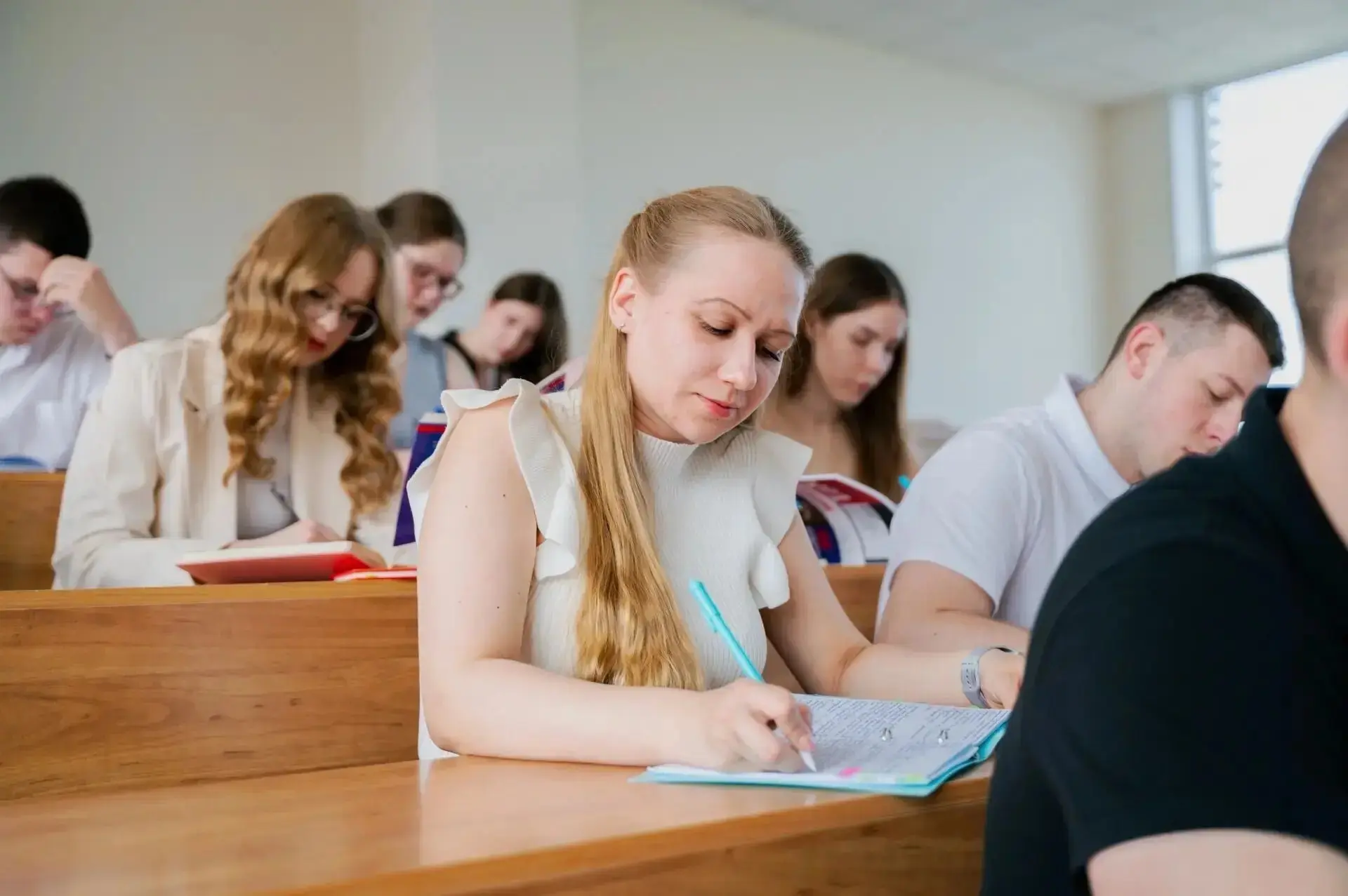 В Смоленской области открыт конкурс авторских стихотворений «Люди и судьбы специальной ...
