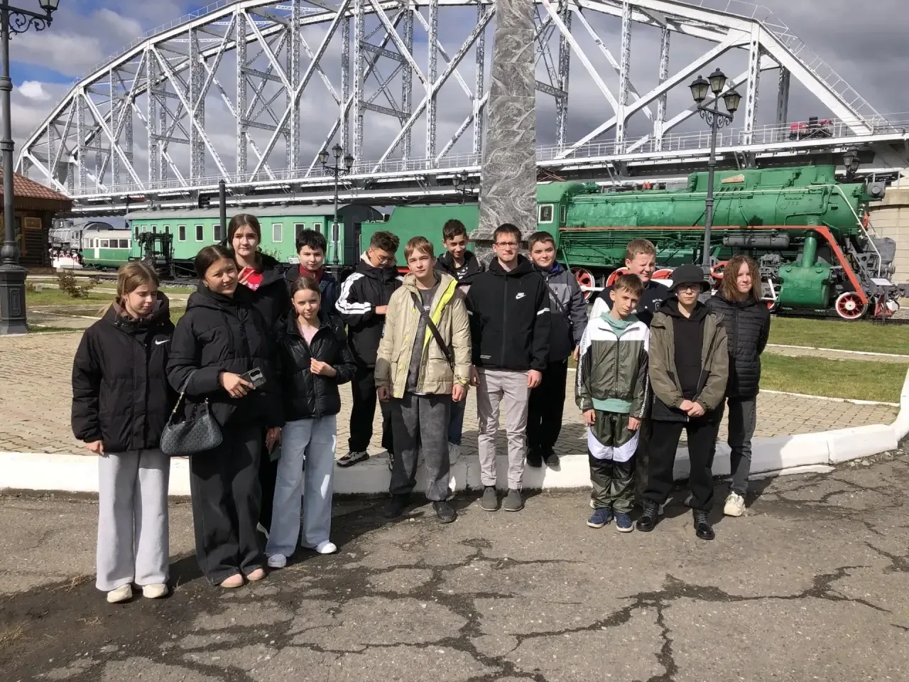 🚂 Погружение в профессию: железнодорожный 7 «Б» в Музее истории Амурского моста