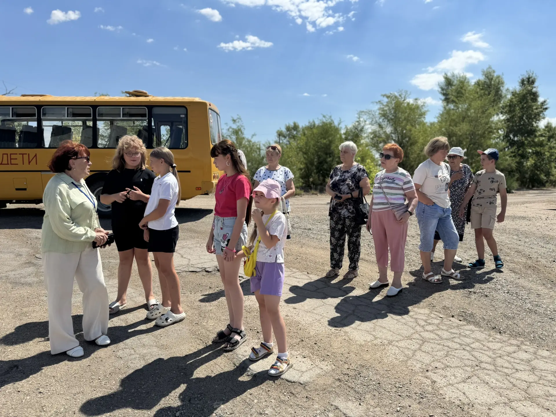В рамках празднования Дня города прошла экскурсия по Горняку, провела ее заведующая цен...