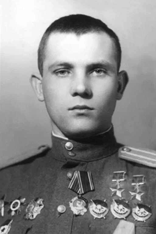 🗓️ 25 мая 1919 года родился летчик-штурмовик, дважды Герой Советского Союза Григорий М...