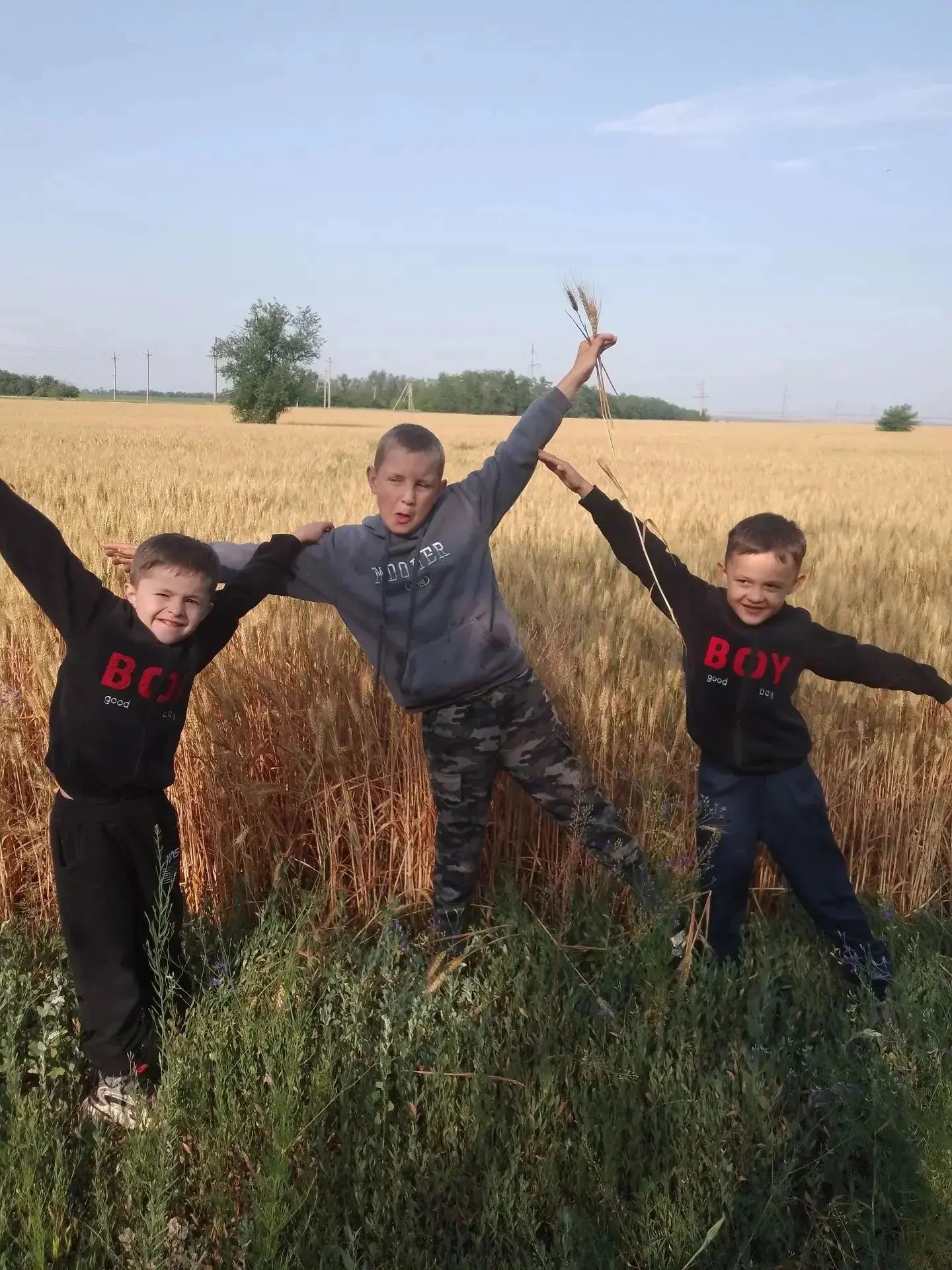 Учащиеся, родители и педагоги Парамоновской школы присоединились к акции фотоохота «Мой...