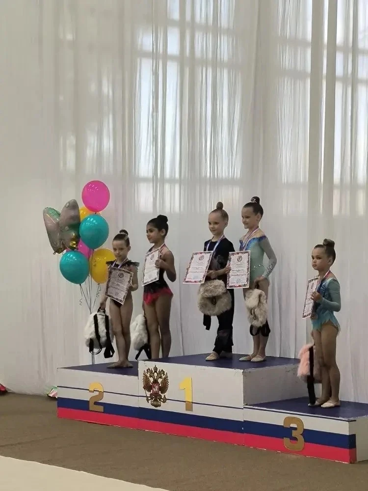 🏅 НАША ГИМНАСТКА — ПОБЕДИТЕЛЬ ТУРНИРА «МАЛЕНЬКАЯ СТРАНА»!