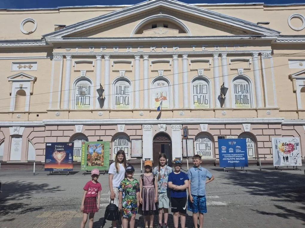 🌝Юные театралы из Назаровского муниципального округа окунулись в мир сказки на спектак...