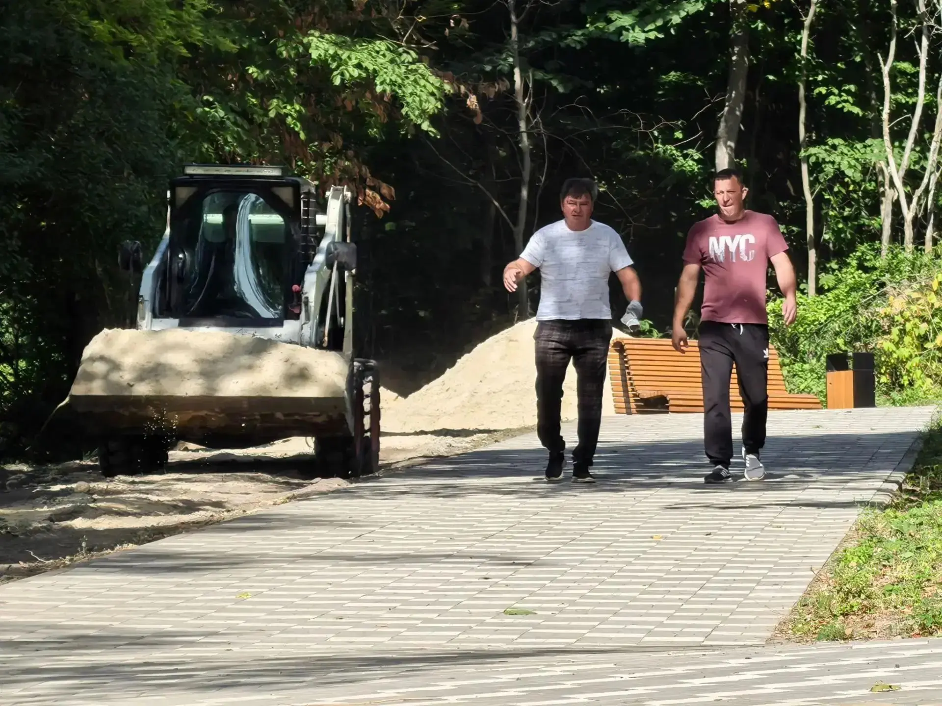 📍В парке "Советский сад" стартовал второй этап работ по благоустройству территории.