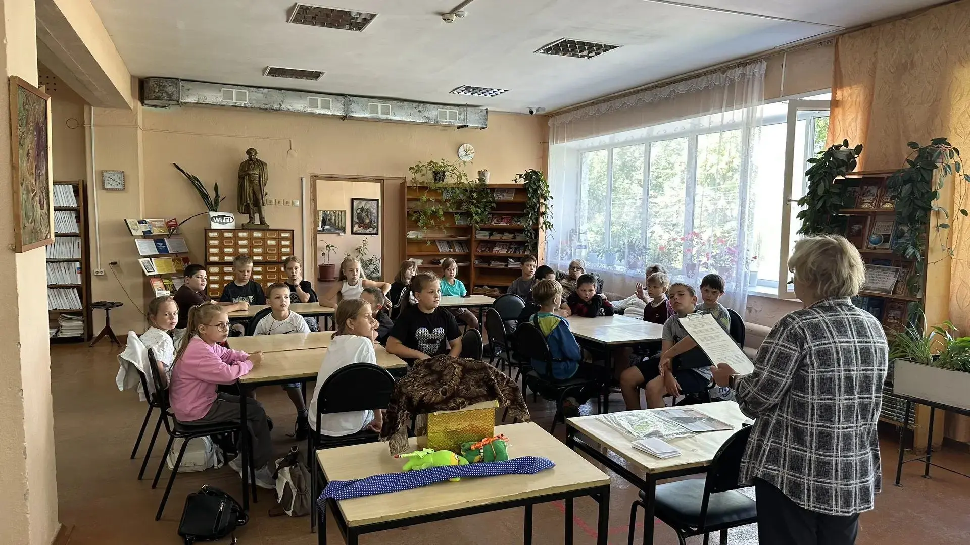 23 июля
Сегодня воспитанники нашего лагеря посетили библиотеку, где для них была организована темати