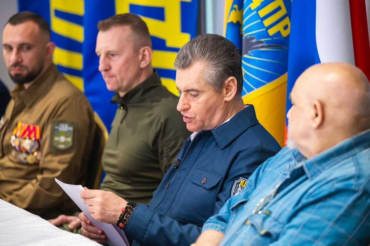 🤝 Председатель ЛДПР Леонид Слуцкий обсудил с защитниками России проблемы протезирования