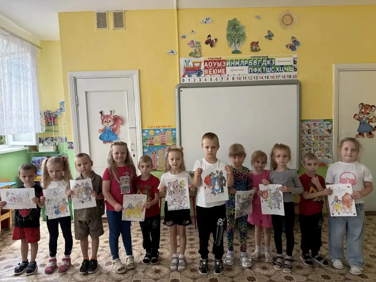Сегодня  воспитанники старше- подготовительной группы отправились в увлекательное путешествие по стр