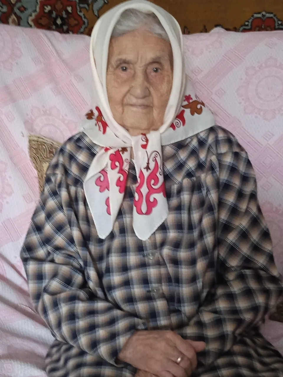 🌺Сегодня в программе "Песня в подарок" на нашем телеканале родные и близкие поздравляют