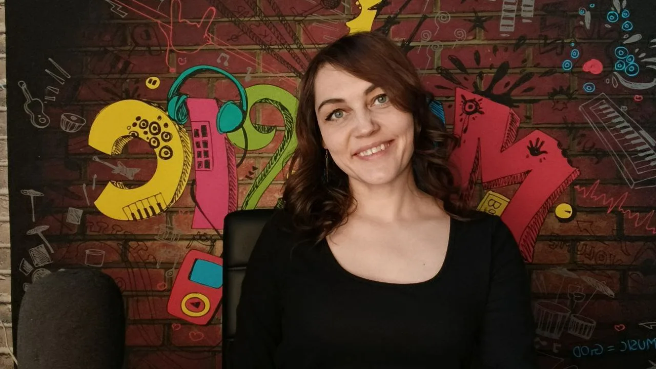 С праздником, дорогие милые девочки! 🌺 Сегодня наш день! 😄✨ Желаю всем позитива сегод...