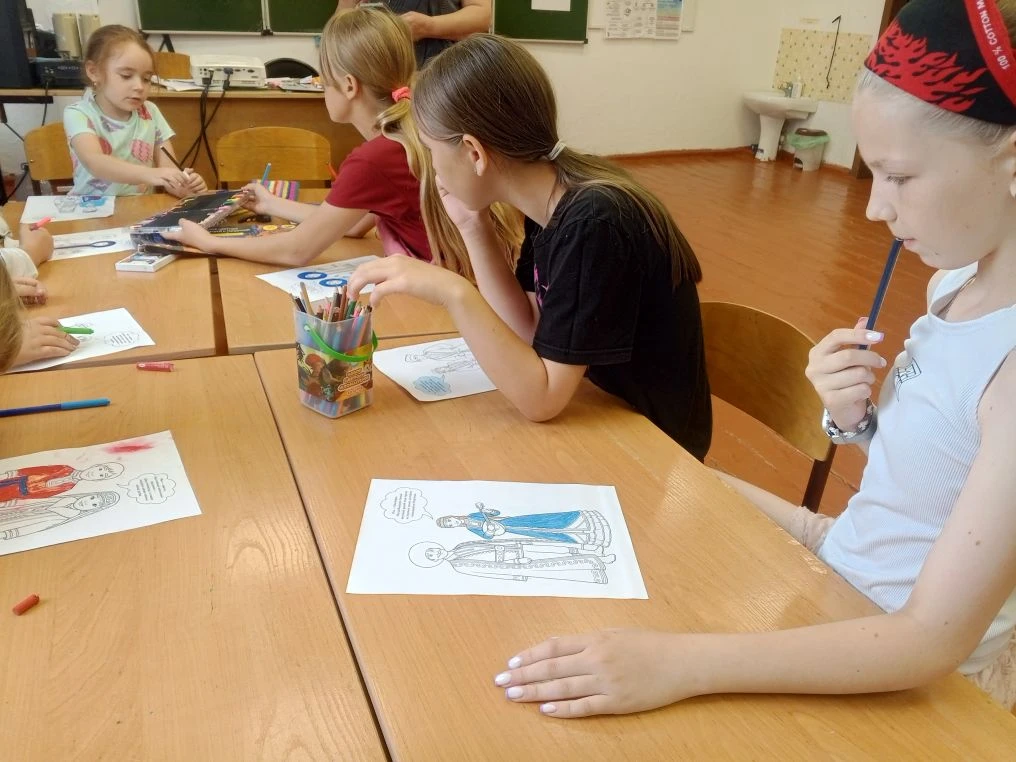💫16 июня в лагере дневного пребывания "Улыбка" было шумно и весело.
Ребята начали день с исполнения
