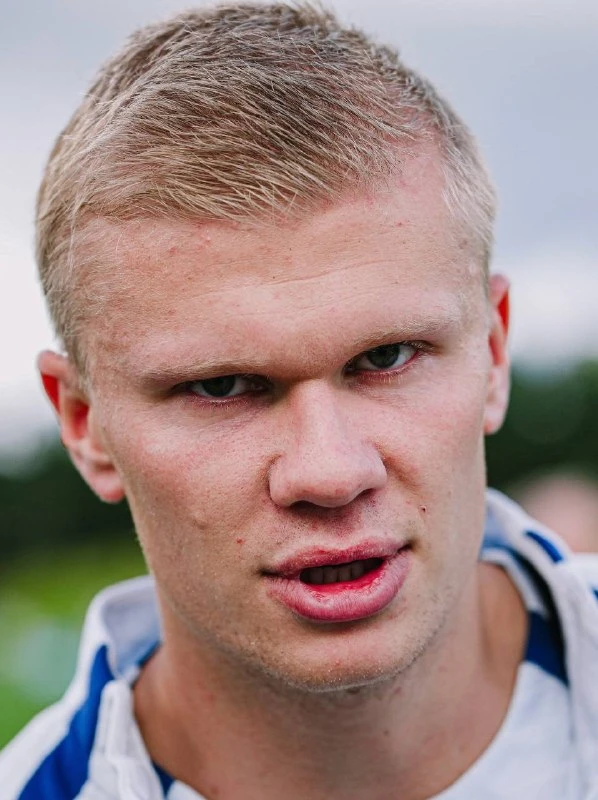 Эрлинг на сегодняшней тренировке — в деле и в отличной форме ⚽️🔥🤩