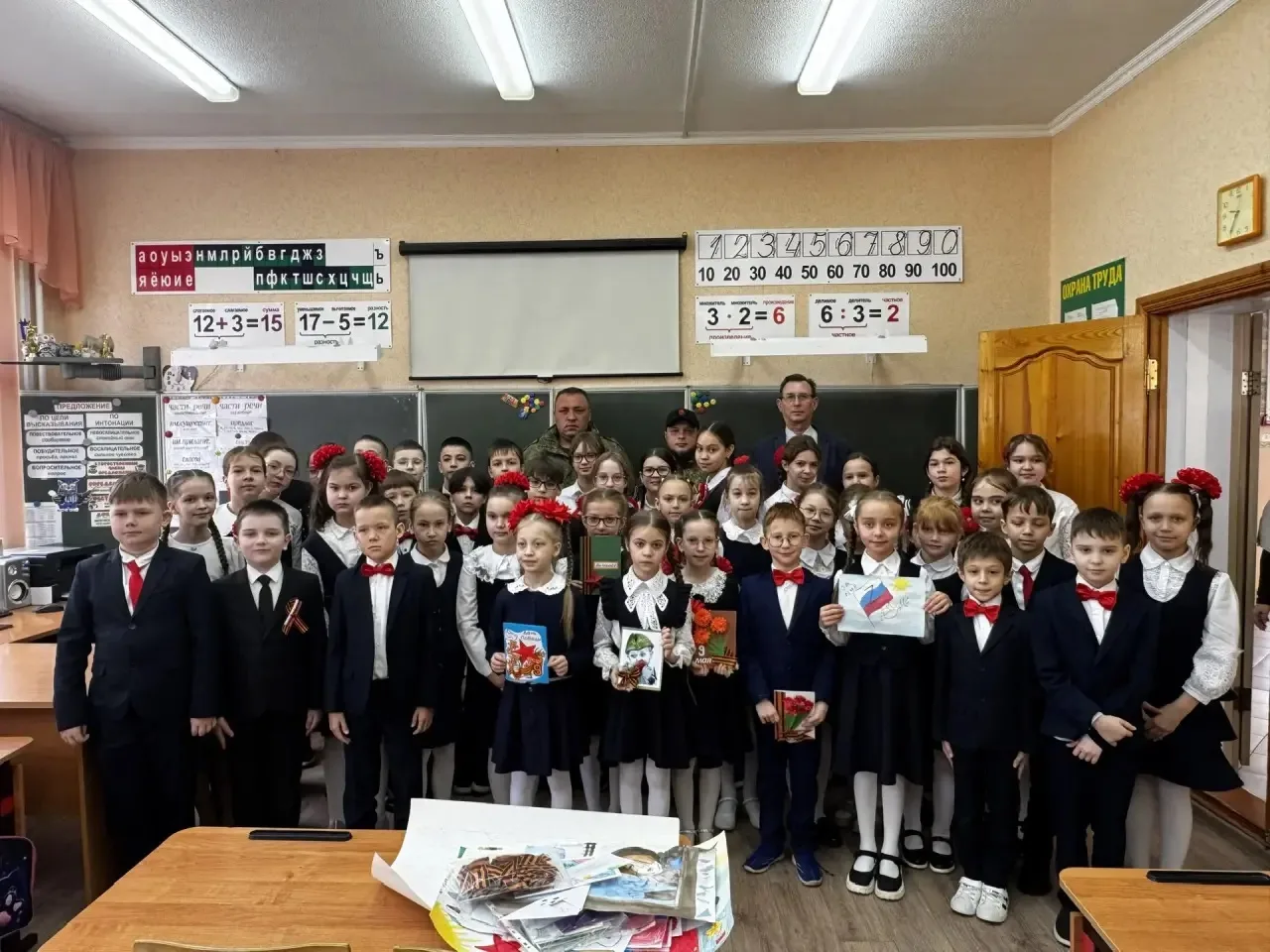 🇷🇺 Урок мужества: Встреча с героями современности! Сегодня в нашей школе прошел особенный день. Мы п