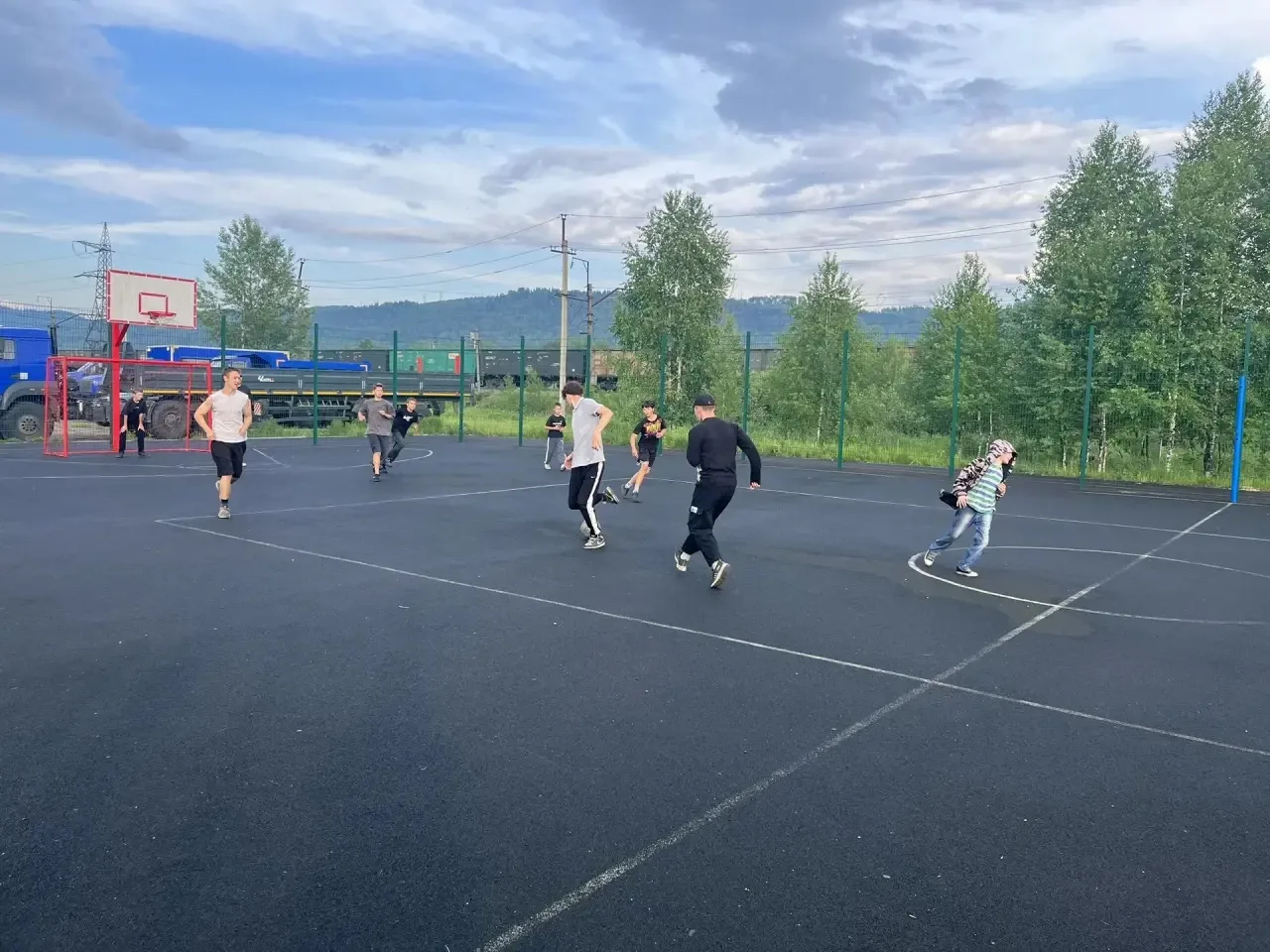 Спортивный матч по футболу ⚽ камешковские ребята приурочили ко Дню Росси!