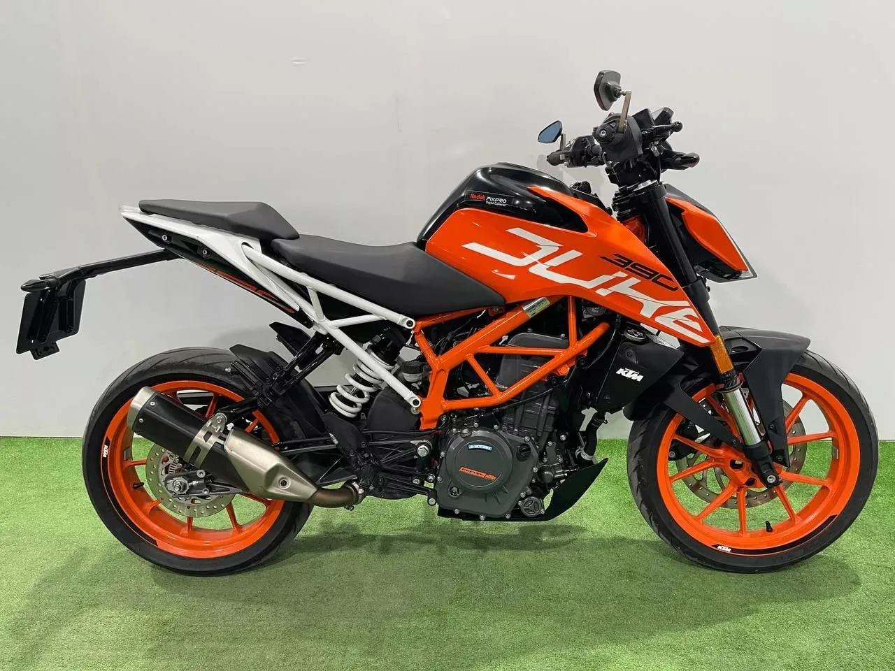 KTM 390 DUKE в наличии во Владивостоке  Характеристики:  - 2019 год - объем 390 см3 - Аукцион JBA - 