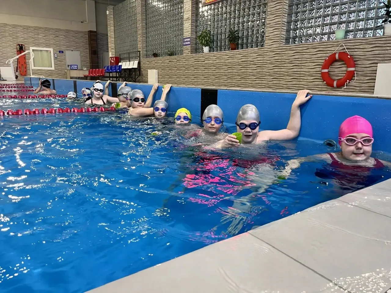 🏊‍♀️💦🏊‍♂️Тренировочный процесс начальной подготовки тренера Иванова В.А. Спортсмены выполняют упр