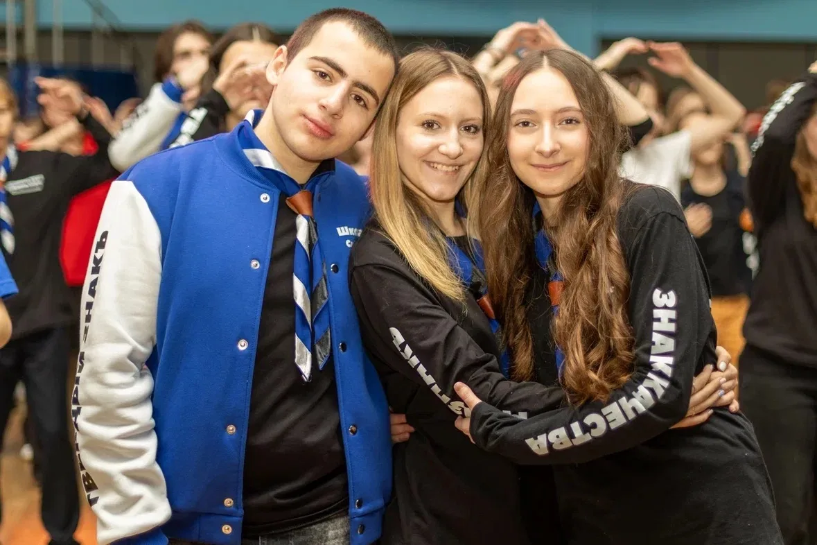⚡️Команда ученического самоуправления «Твёрдый ЗнакЪ» вернулась с финала конкурса «Вожатый и его ком