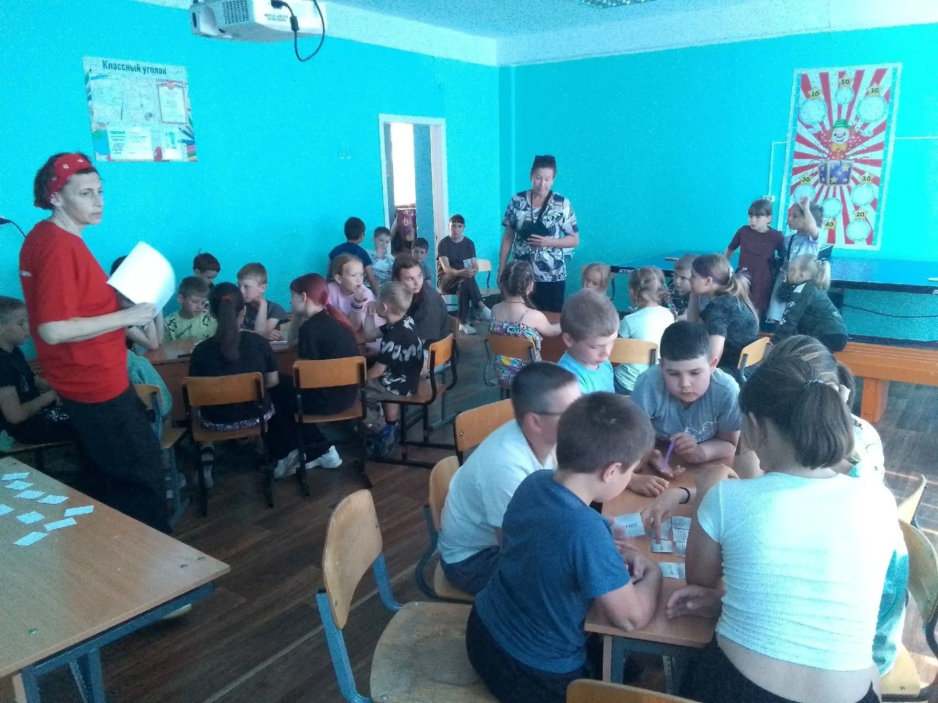Волонтёры‑медики познакомили ребят, посещающих школьный лагерь дневного пребывания, с профессией вра