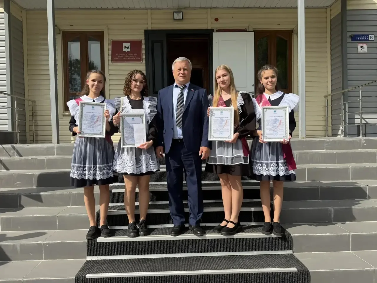 Гордость нашей школы! 🎓✨

Сегодня в администрации Казачинско-Ленского района прошёл торжественный п