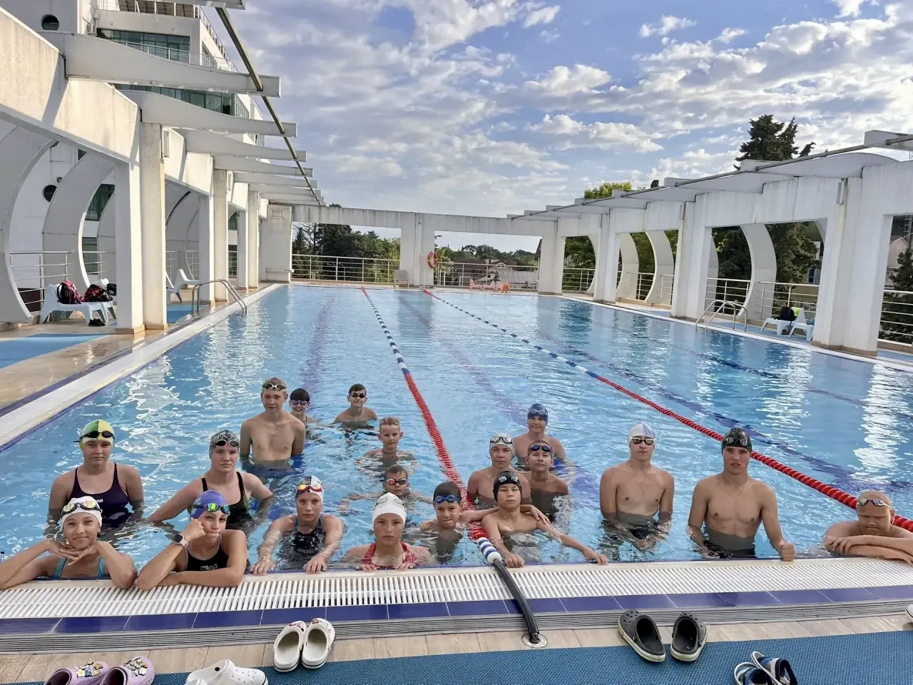 🏊Наши спортсмены отделения плавания под руководством тренера Спицыной П. Д. принимают ...