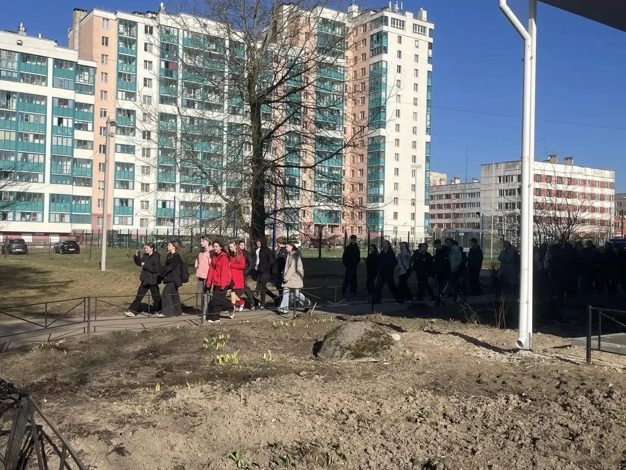 27 марта 2026 года в МОУ «СОШ «Свердловский ЦО» прошла внеплановая, по распоряжению КО, учебно-трени
