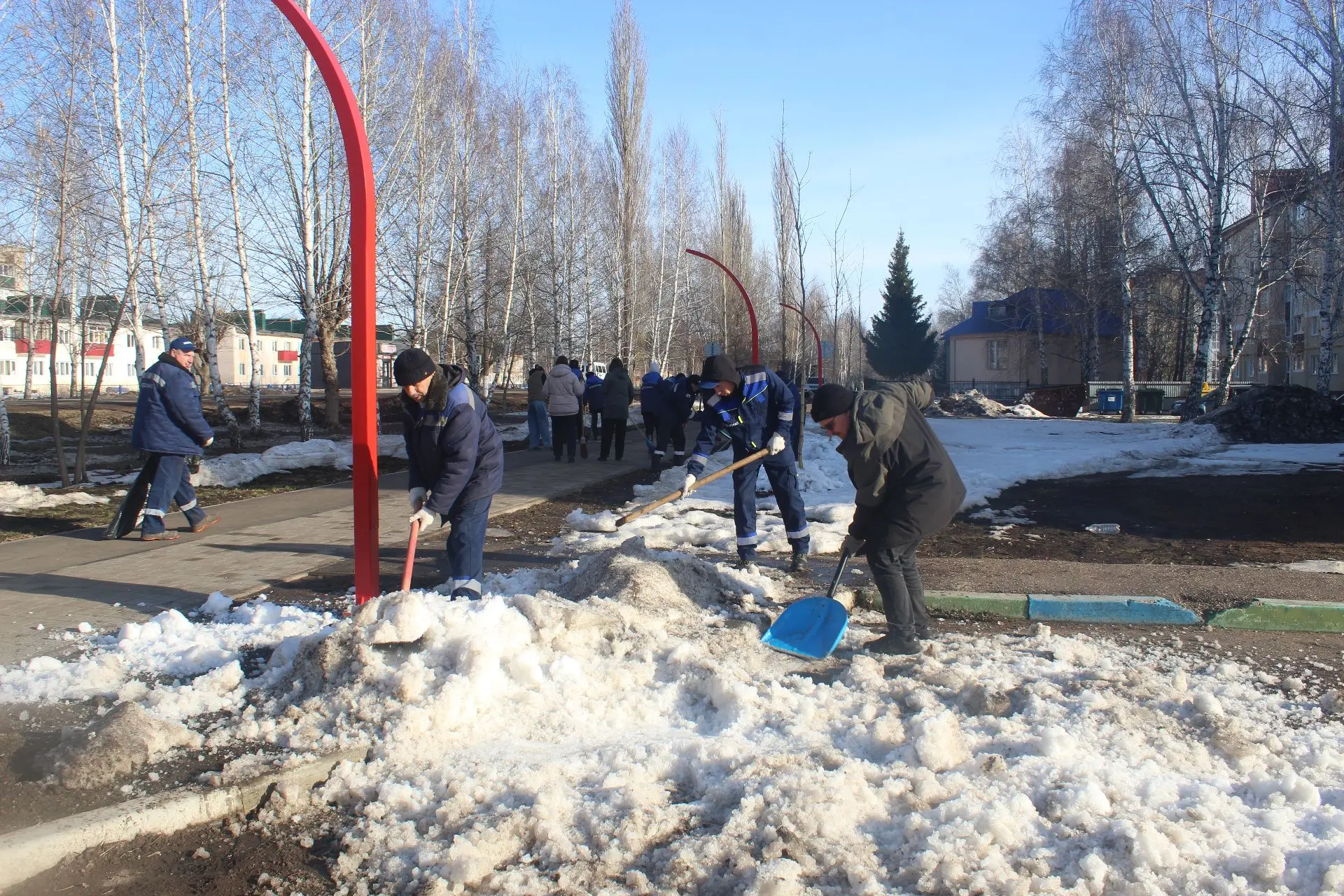 27 марта в городе Мелеуз и Мелеузовском районе прошёл массовый субботник «Чистая пятница». Работники