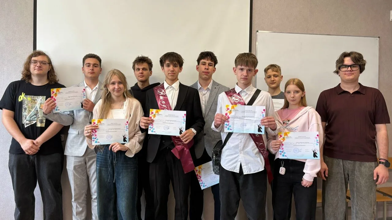 В IT-школе «Камышонок» ученики успешно завершили обучение по подготовке к ОГЭ и ЕГЭ
 
Уже началась ж