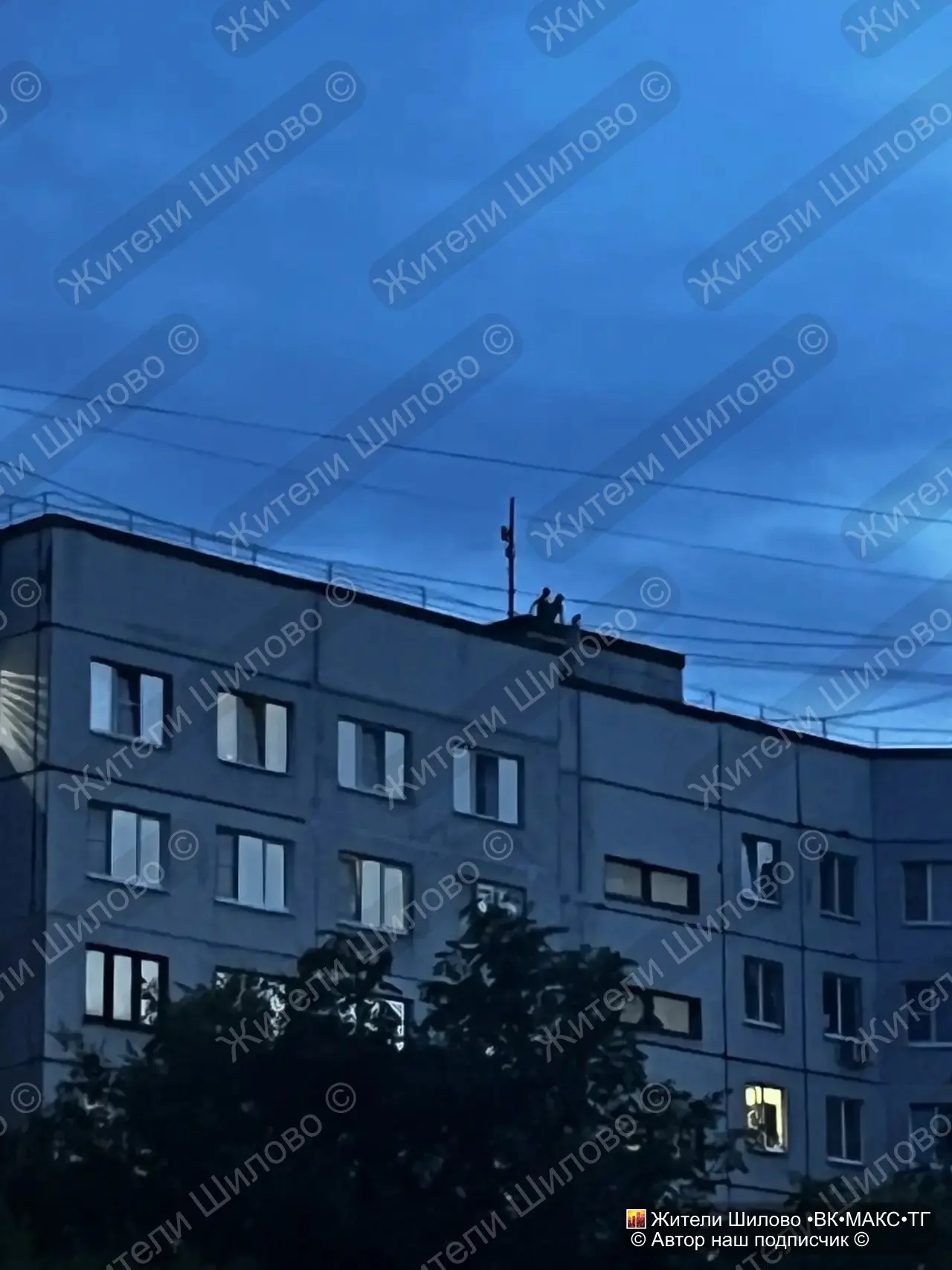 😱 Чьи дети лазают по крыше на теплоэнергетиков 15? Могут же упасть и разбиться насмерть!!!!

🌆 Жит