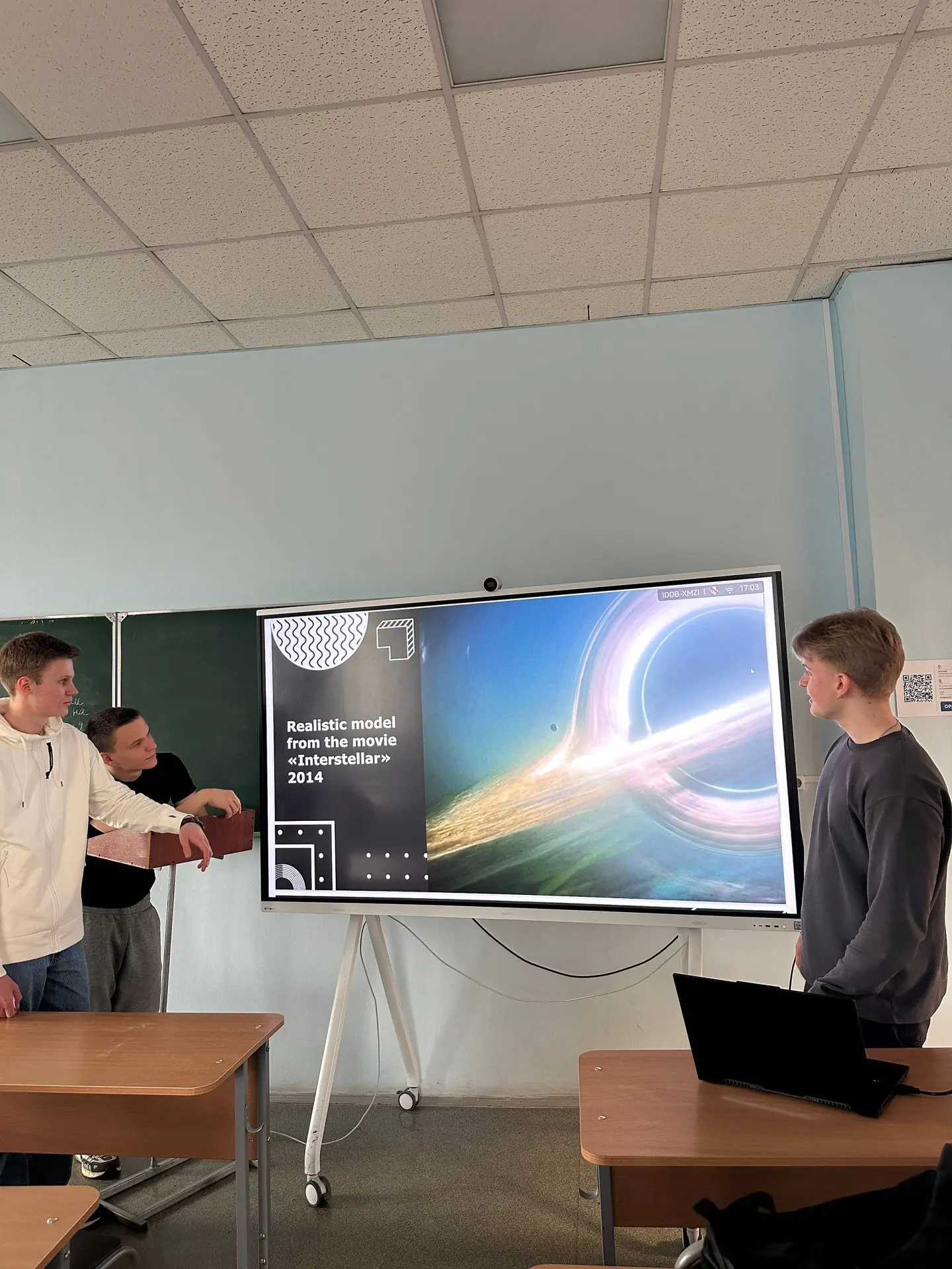 🎓С нами студенты-инженеры РУДН! Рассказывают, как провели  день космонавтики на кафедре иностранных 