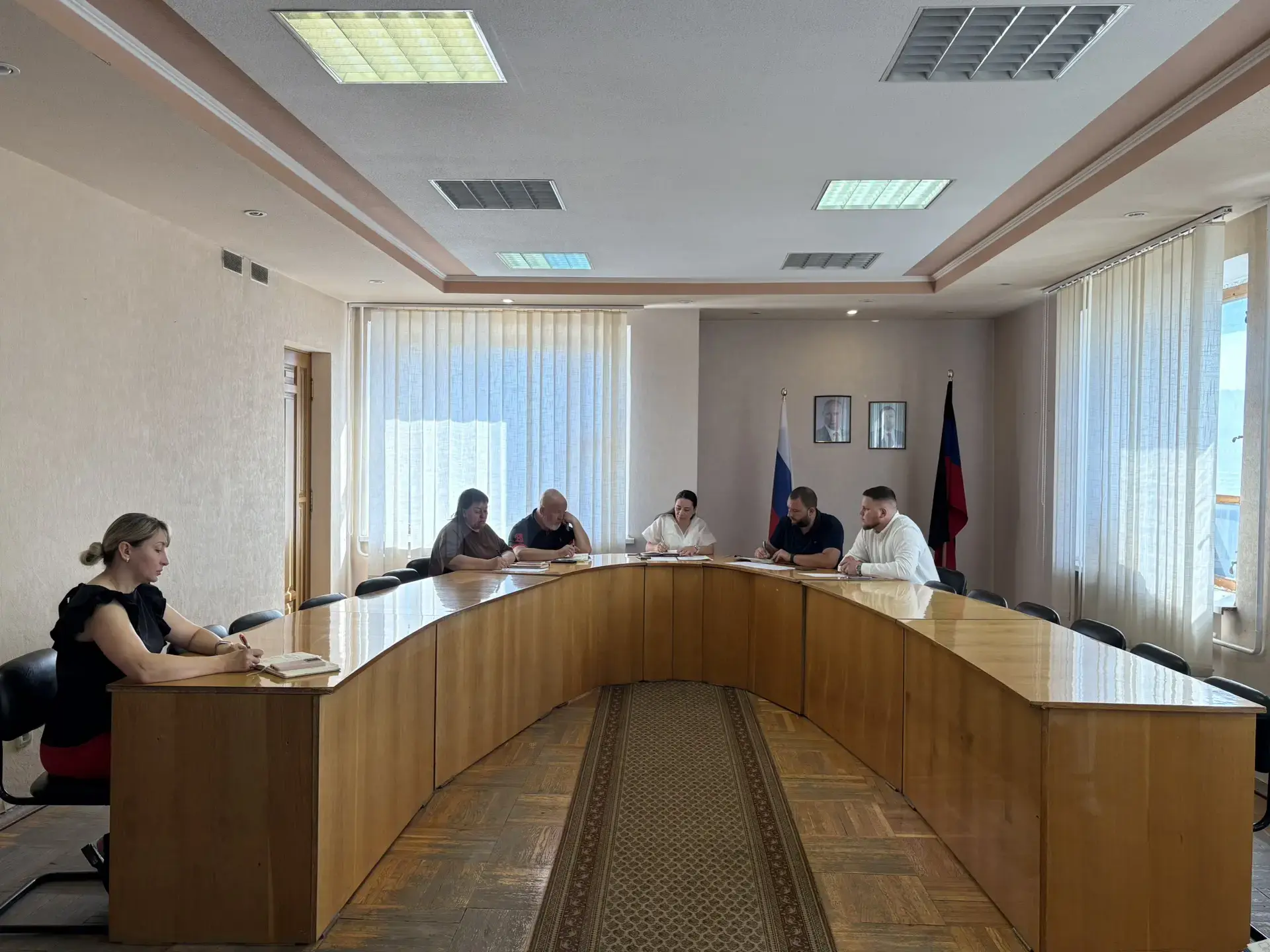 Сегодня, 17 июня, Руководитель Управы Ленинского внутригородского района Администрации городского ок
