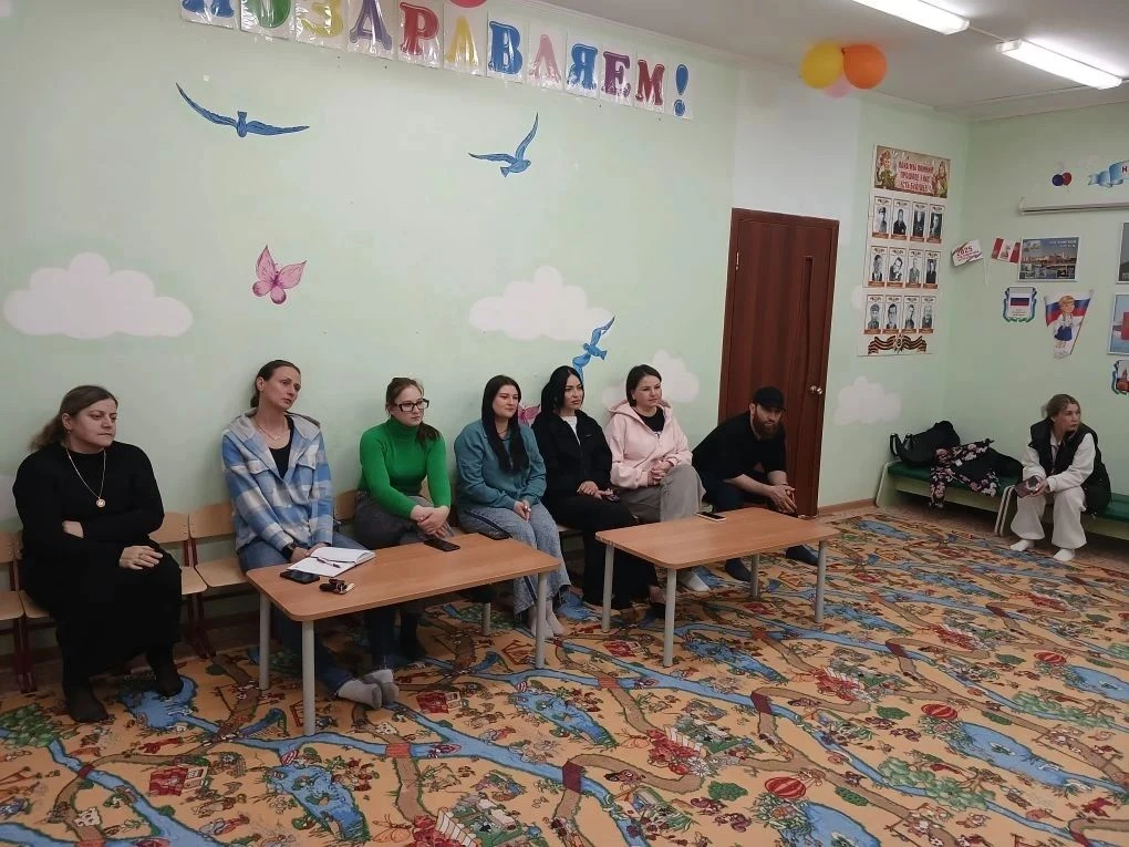 В группе "Ягодки" было проведено итоговое родительское собрание на тему: "Итоги уходящего года, до с