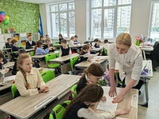 🟢Урок с родителями Мама Скоморохова Валерия, Светлана Сергеевна, заведующая аптекой, провизор расска
