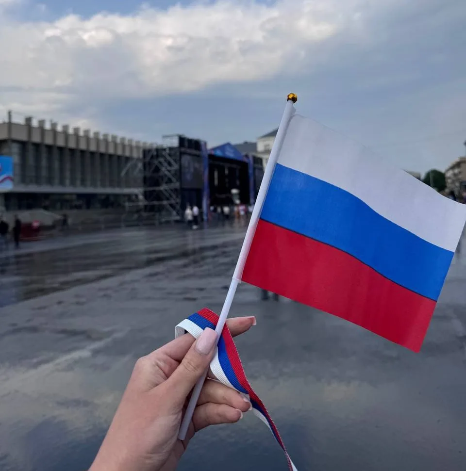 🇷🇺 Как в ЛНР будут отмечать День России

🔹 В Луганске точкой притяжения станет сквер им. «Молодой