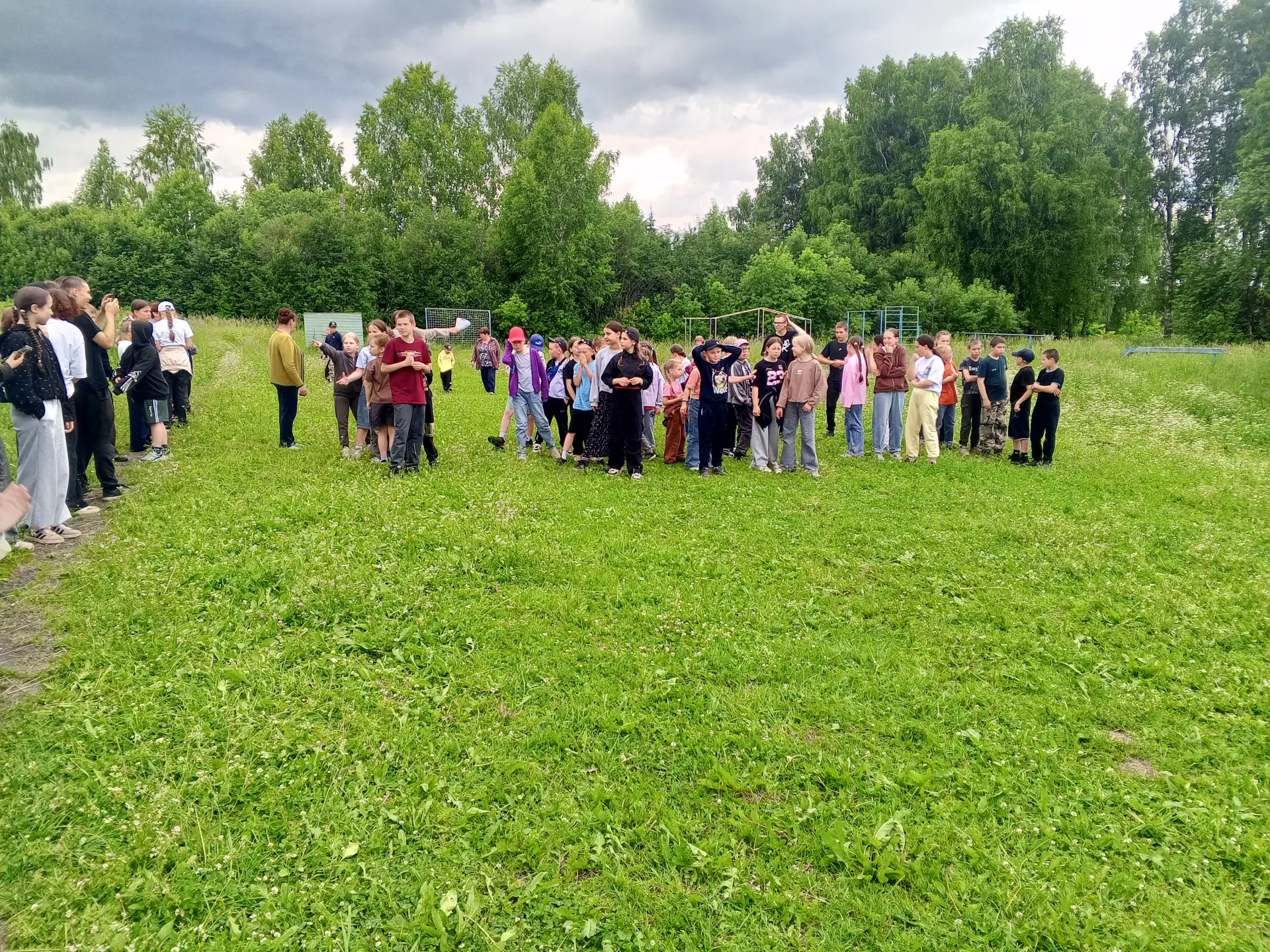 18 июня.Закрытие лагерной смены. Программа закрытия была веселой, задорной и динамичной.            