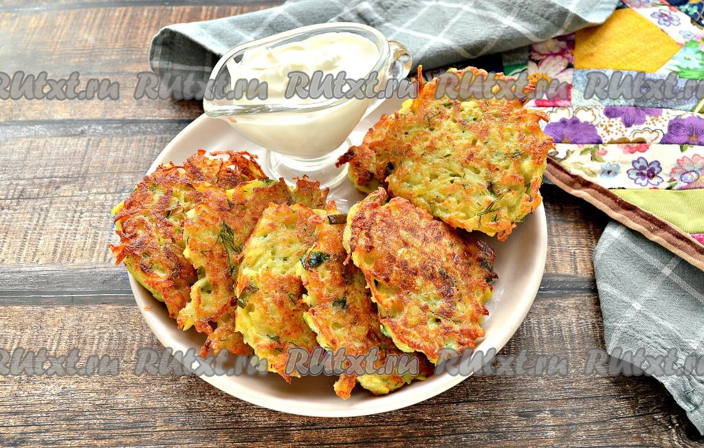 Картофельные драники с сыром и зеленью  Драники - популярное и любимое многими блюдо из картошки. Дл