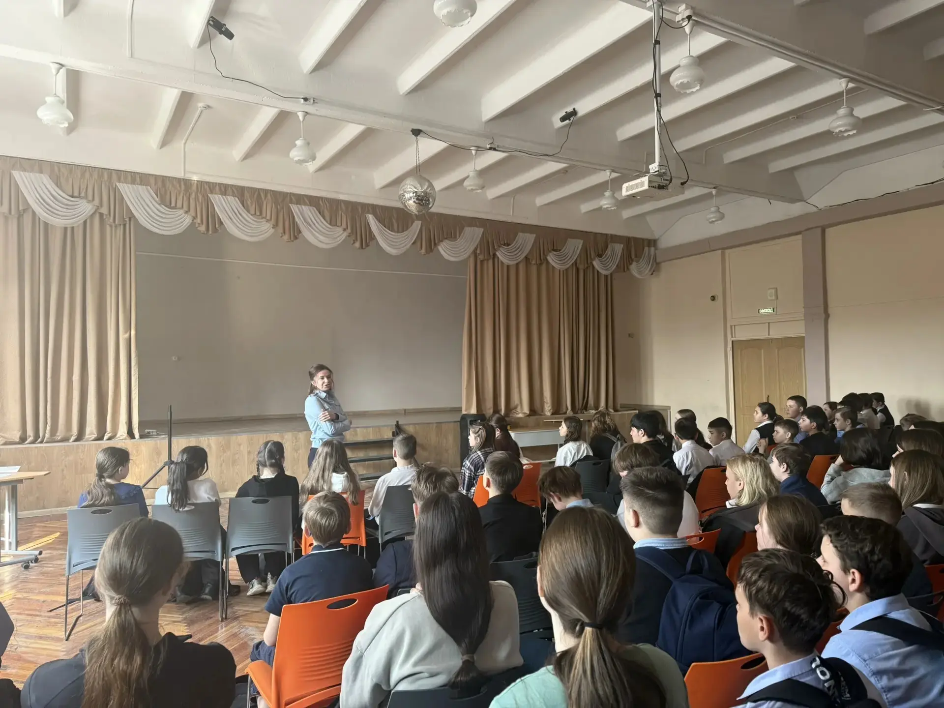 🛡️ Безопасность на первом месте! 🛡️  Дорогие ученики и родители! 👨‍👩‍👧‍👦  Накануне весенних каникул 
