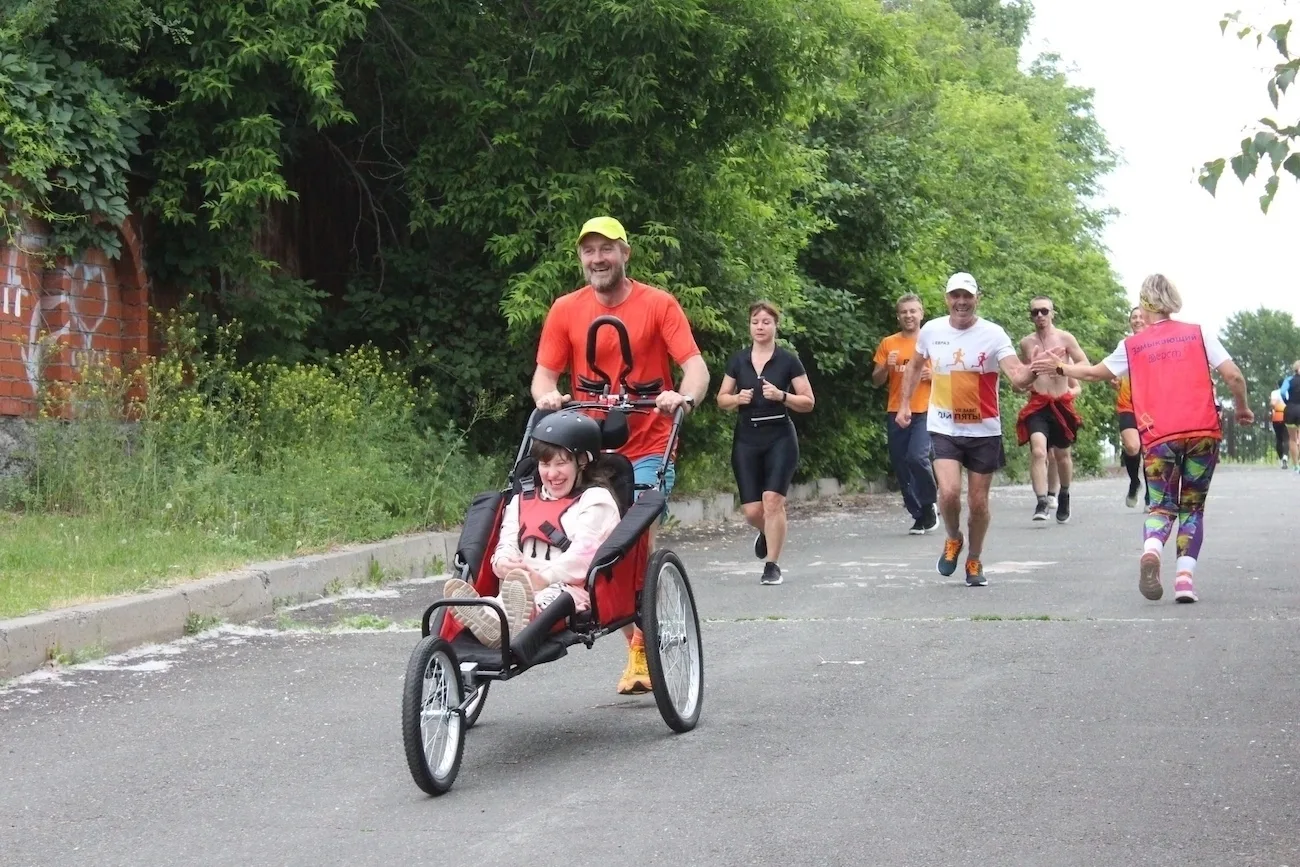 🏃 Житель Нижнего Тагила бежит 100 км вокруг города для благотворительности

Евгений Ковтунов из Ниж