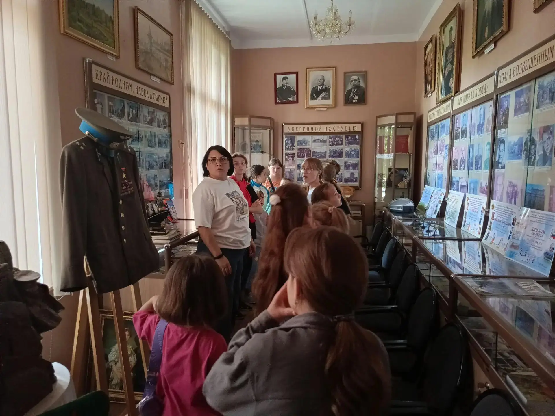 Путешествие в историю: Экскурсия по музею нашей библиотеки