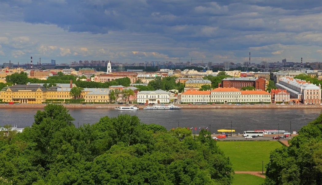 Васильевский остров на снимке 2012 года 📸