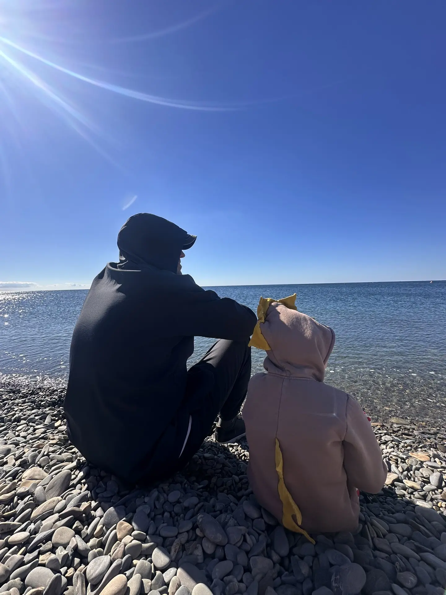 Море прохладное 😊 мы не купались 😁 Сидели на берегу и камушки в море кидали,кайф 😍Кс...
