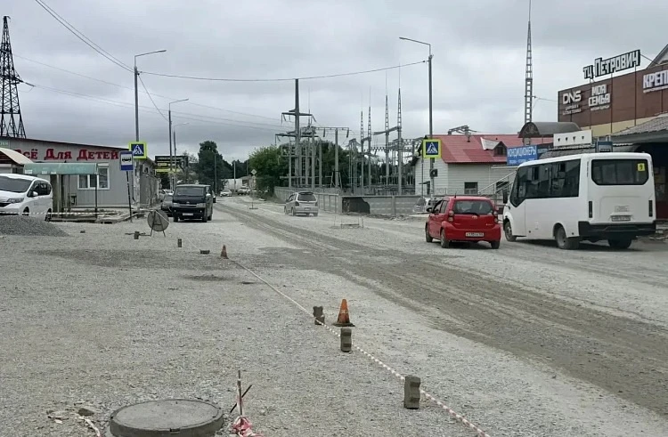 🛣️ Власти Надеждинского округа контролируют ремонт трёх важных для жителей дорог

Один из крупнейши
