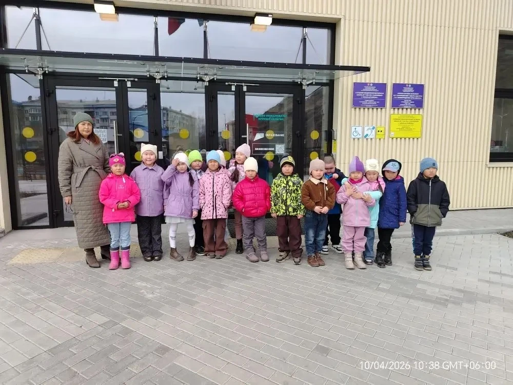 Ребята «подготовительной Б»группы побывали с на экскурсии в МБОУ "Средняя школа N7 им.Ю...